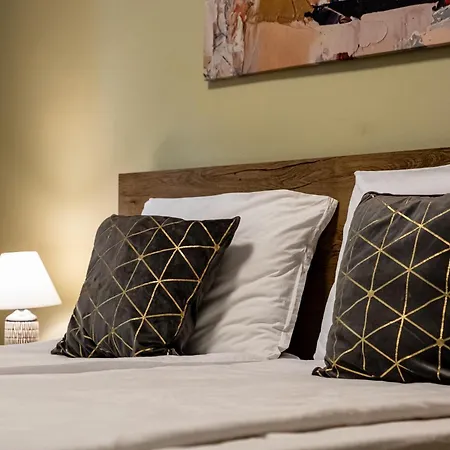 Karavelov Center * Warna